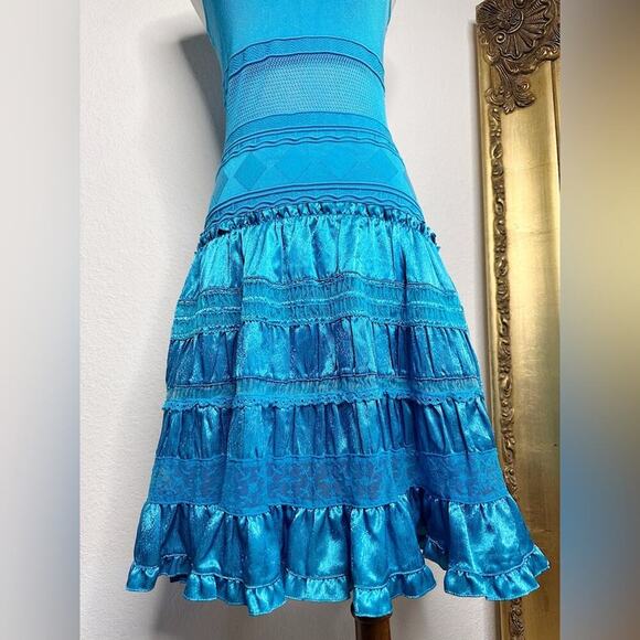 Bebe Cornflower Cottage Peasant Core Fit & Flare Mesh Detail Ruffle Hem Dress - Picture 4 of 7